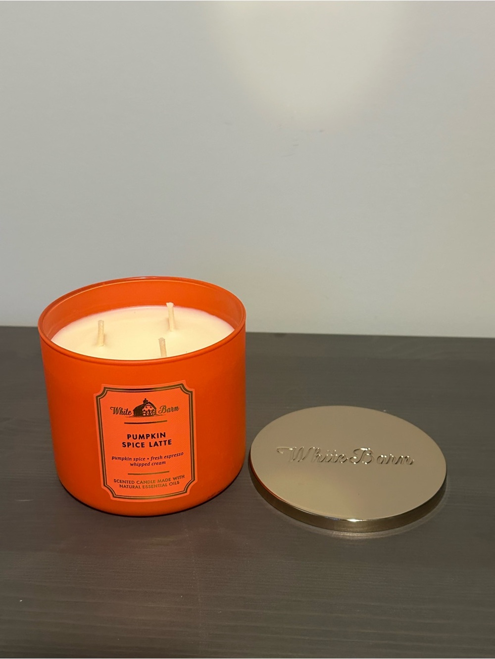 ๐ โ๏ธ Pumpkin Spice Latte 3-Wick Candle - Picture 2 of 2